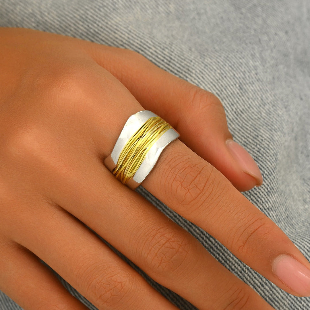 Eyea™ - Wire Statement Ring